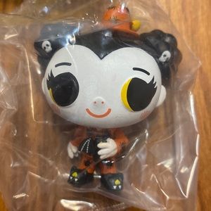 Paka paka boo hollow - funko pop figurine - nina (chase) Bundle savings